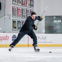 Brody Armstrong about to shoot the puck at Hockey Etcetera